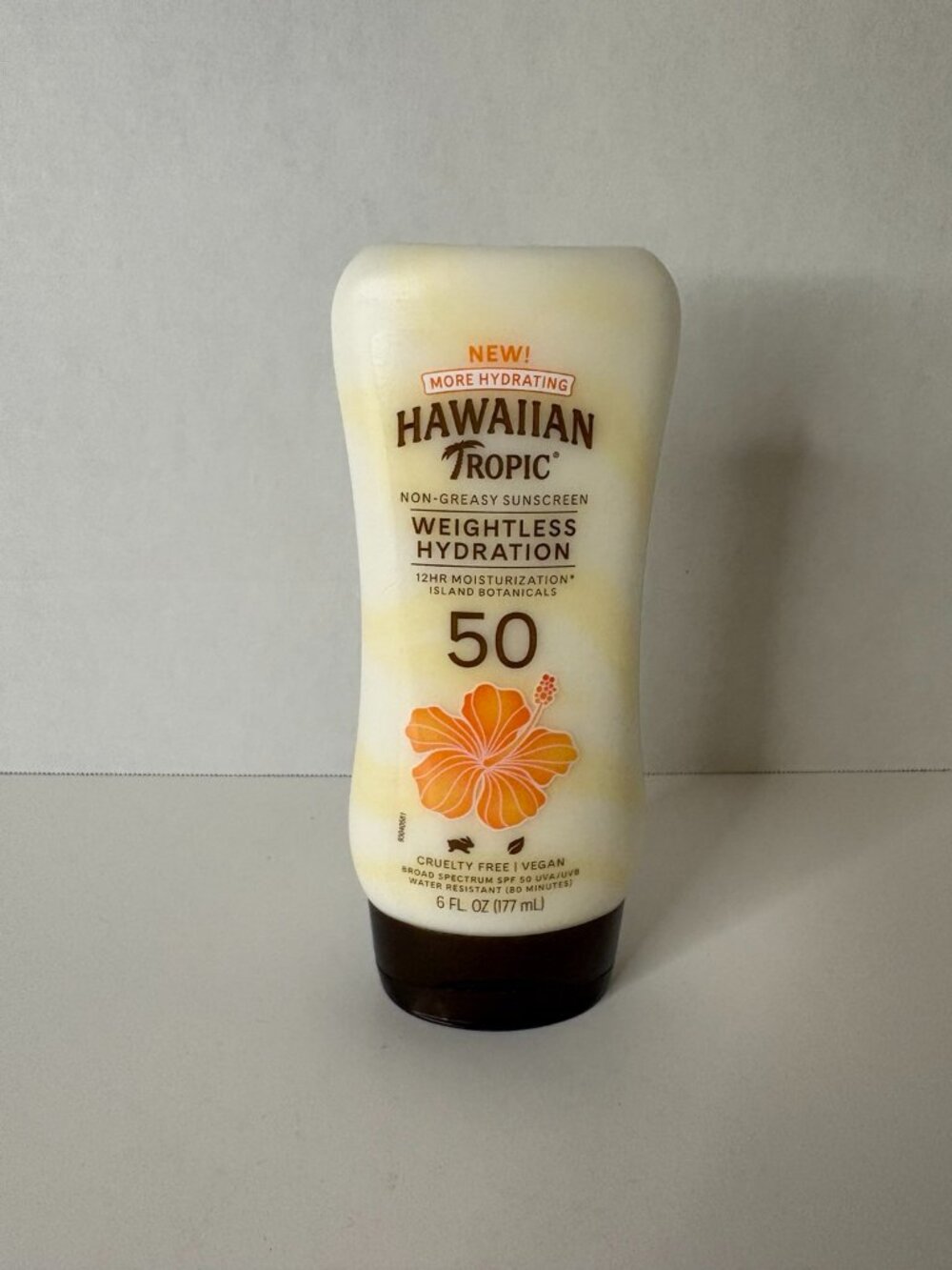 9 PACK Hawaiian Tropic Weightless Hydration Sunscreen SPF 50 6 oz Exp 01/28